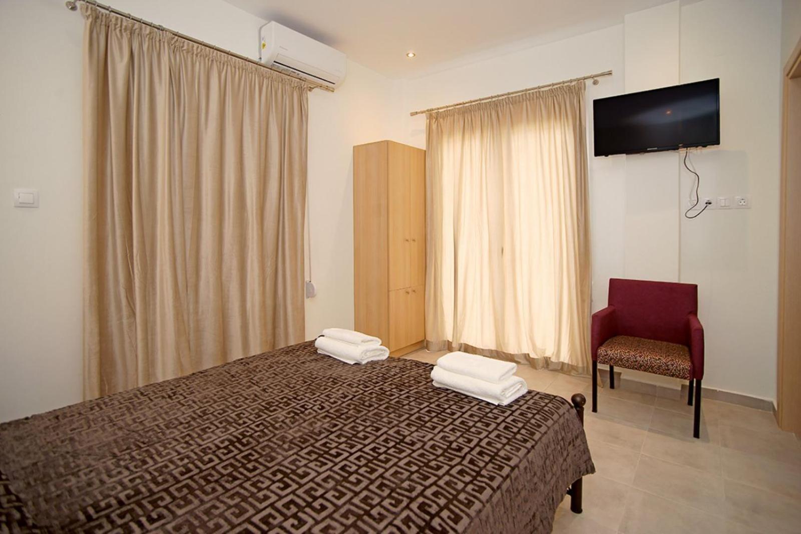 Karnagio Rooms Kyparissia Dış mekan fotoğraf