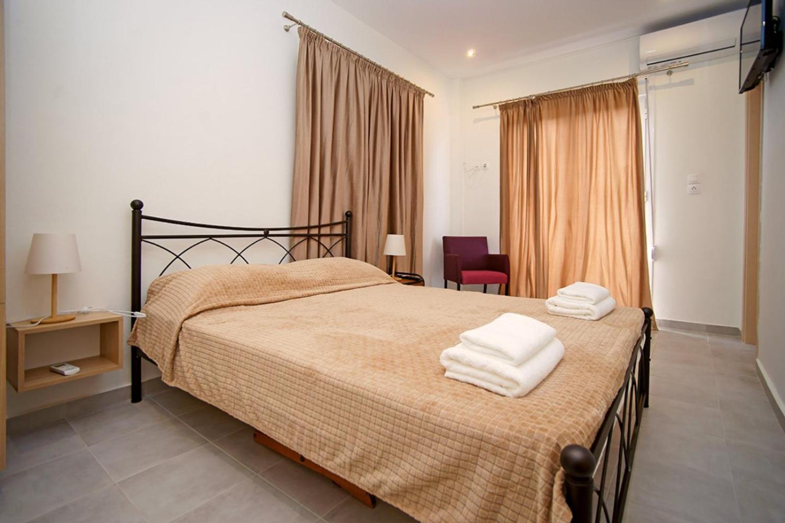 Karnagio Rooms Kyparissia Dış mekan fotoğraf